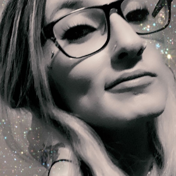 Meet your Posher, Kerstyn! โฃ - Picture 15 of 17